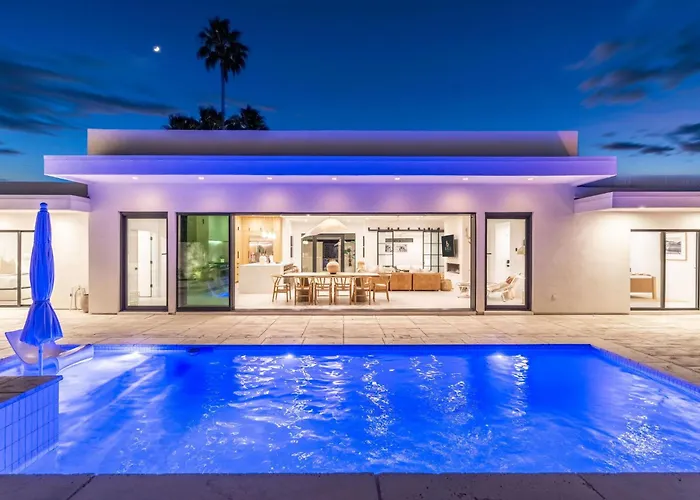 Dom wakacyjny The Dreyfus Designer With Pool