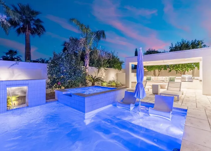 Dom wakacyjny The Dreyfus Designer With Pool *